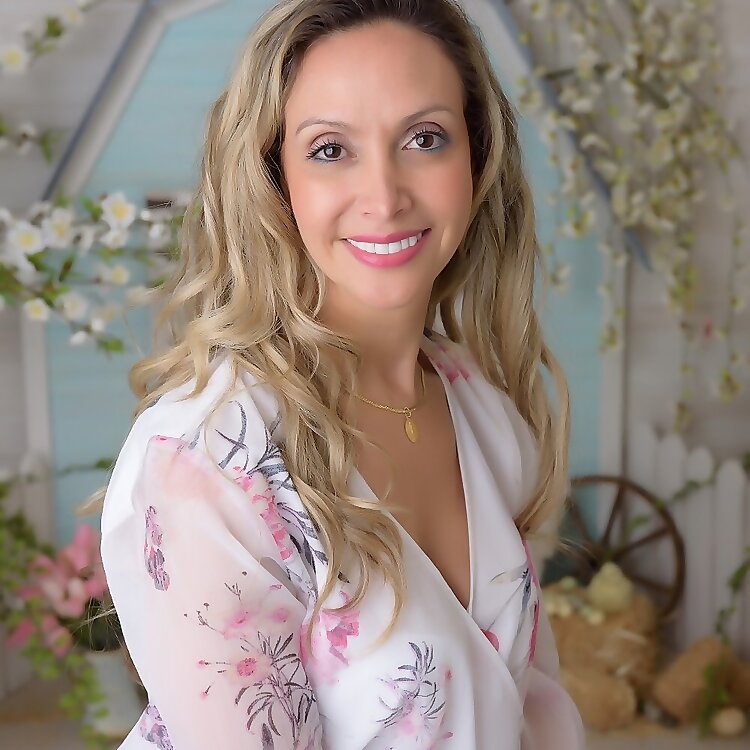 Dr. Carolina Diaz