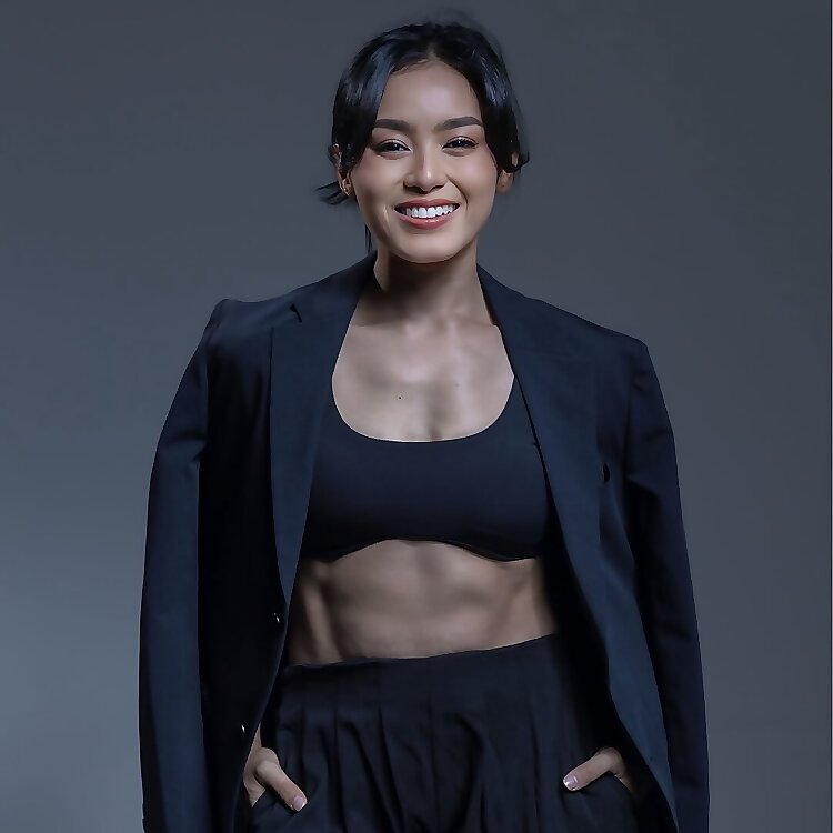 Nadira Diva SIKom