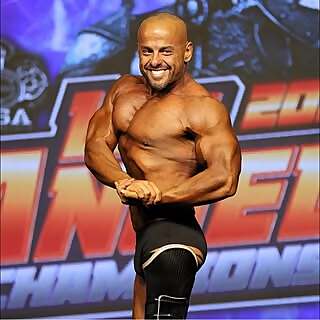 Tomas De La Mora