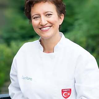 Ozlem Warren