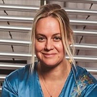 Lynda Arnold
