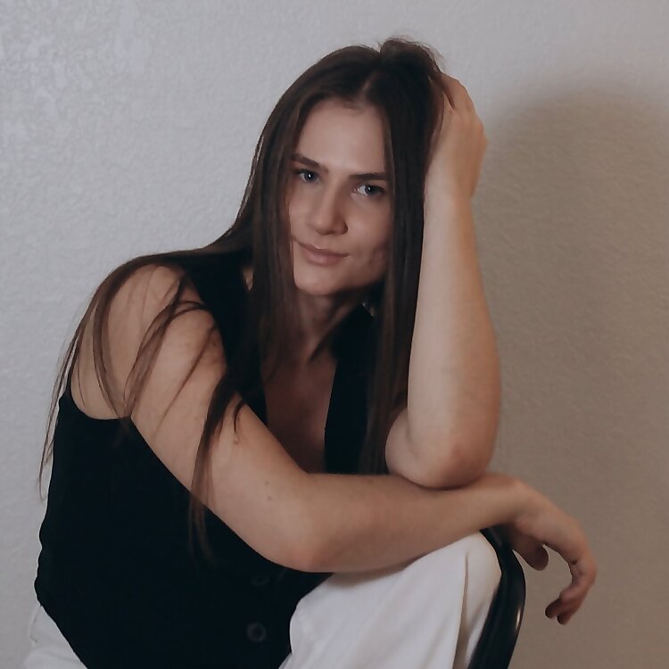 Julia Marinic