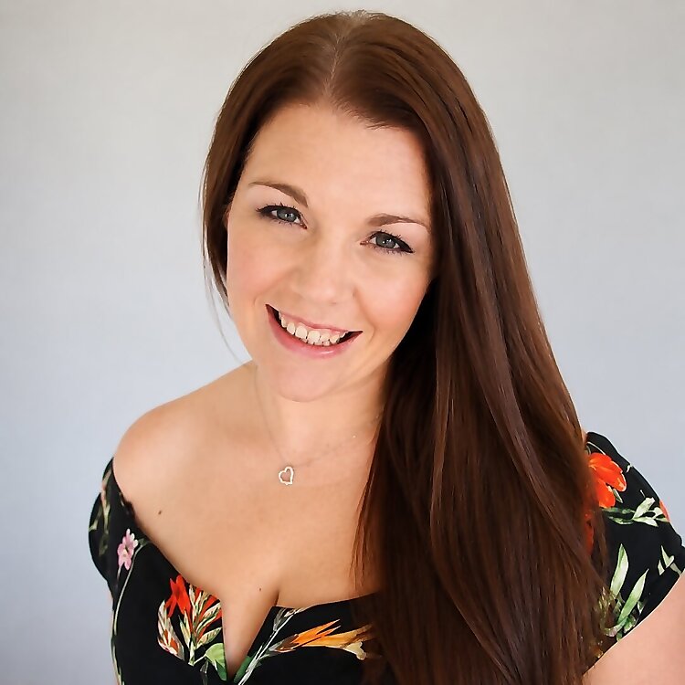 Samantha Thomas 