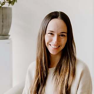 Dr. Lara Spector 