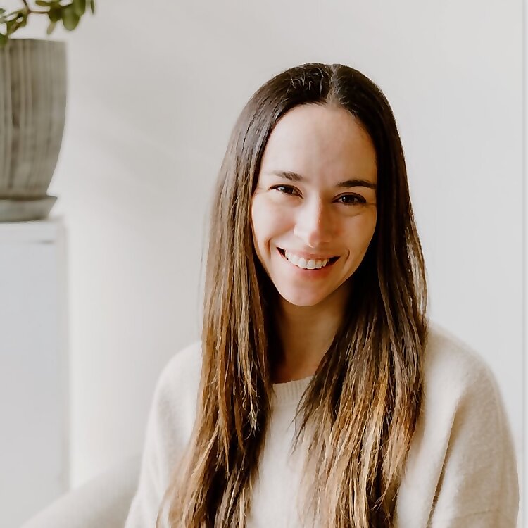 Dr. Lara Spector 