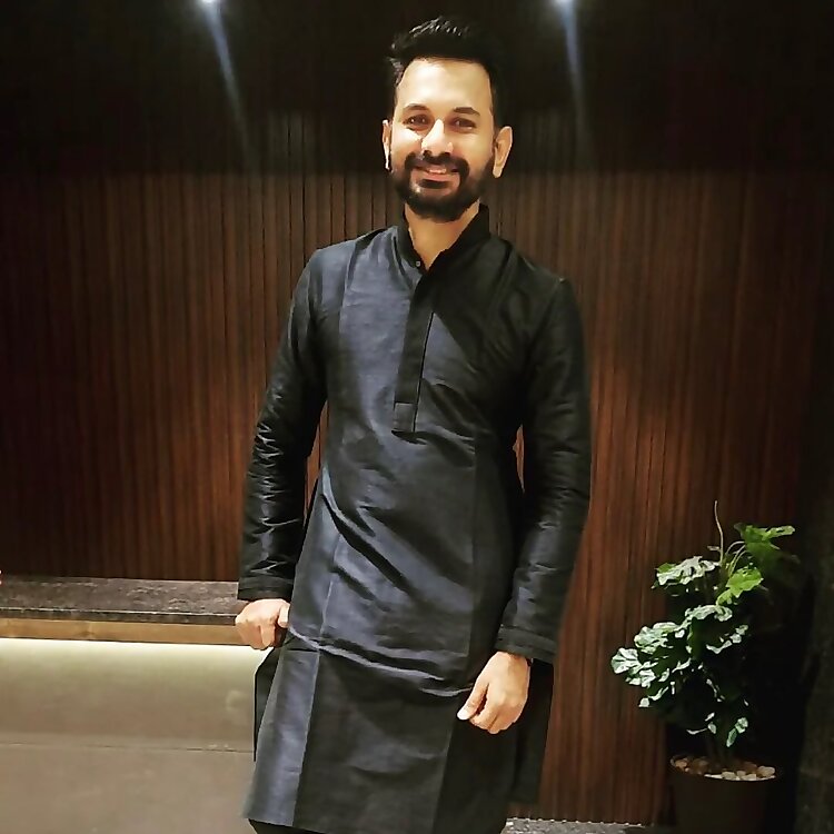 Dr Pawan Mandaviya