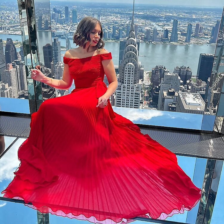 Mirella Paricio  