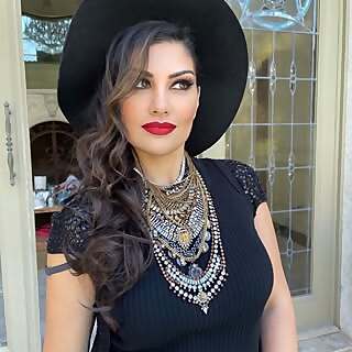  Melina Farhadi