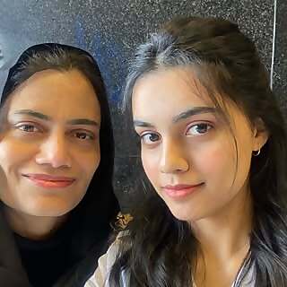Fouzia & Azka 
