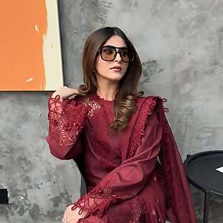 Kinza Hashaam