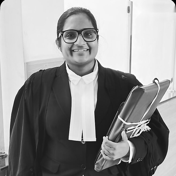 Adv Pooja Dongre