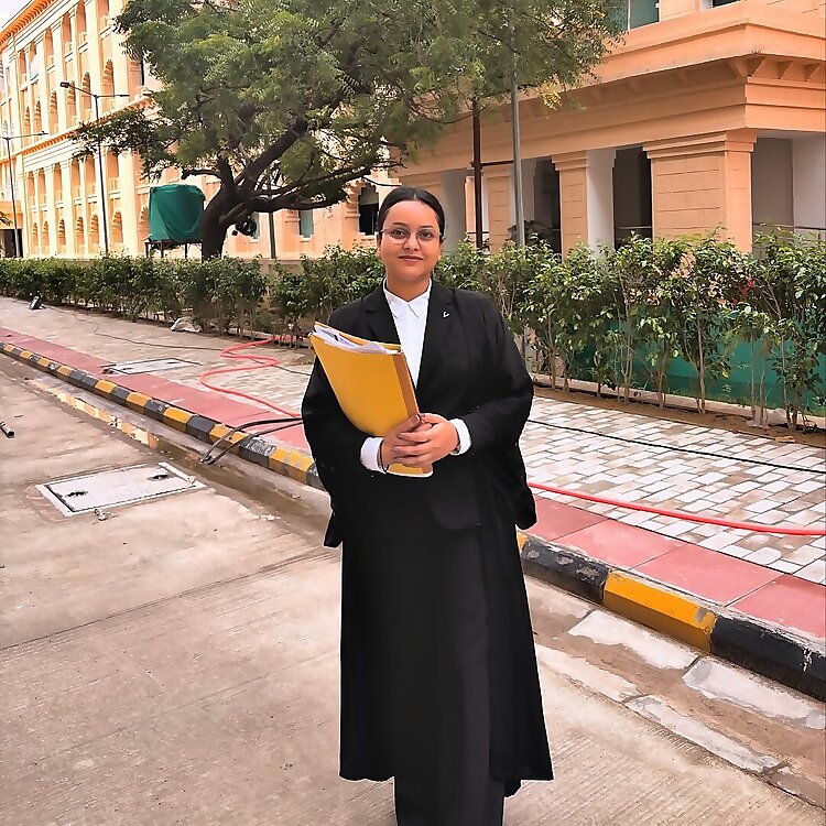 Adv Shreyansi Singh