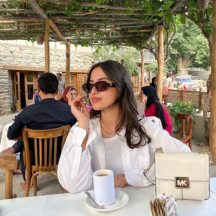 Zoya Khan 