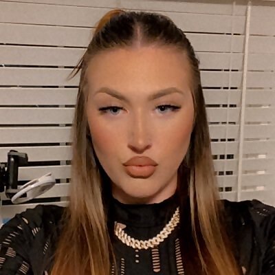 Top 35 Tall Girl OnlyFans Influencers in 2025 (Tall OnlyFans Models)