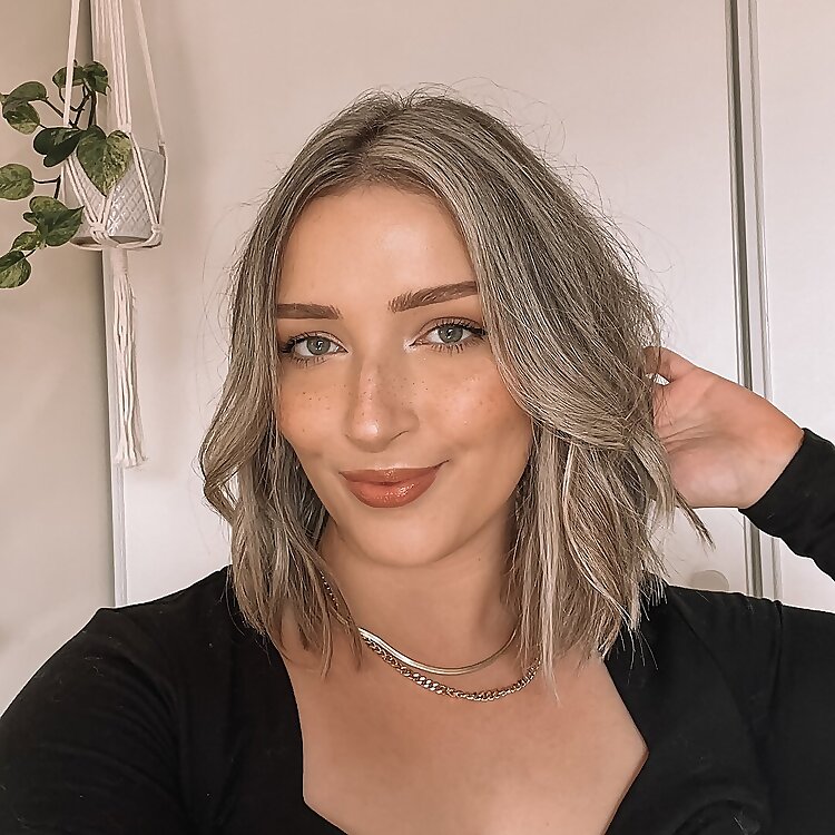 Nayla Smith