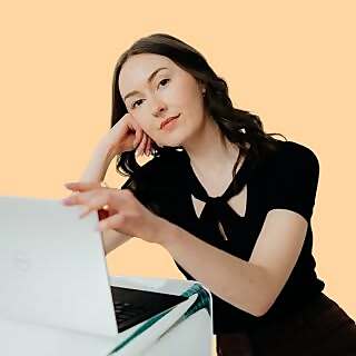 Sara ScherbakovC outts