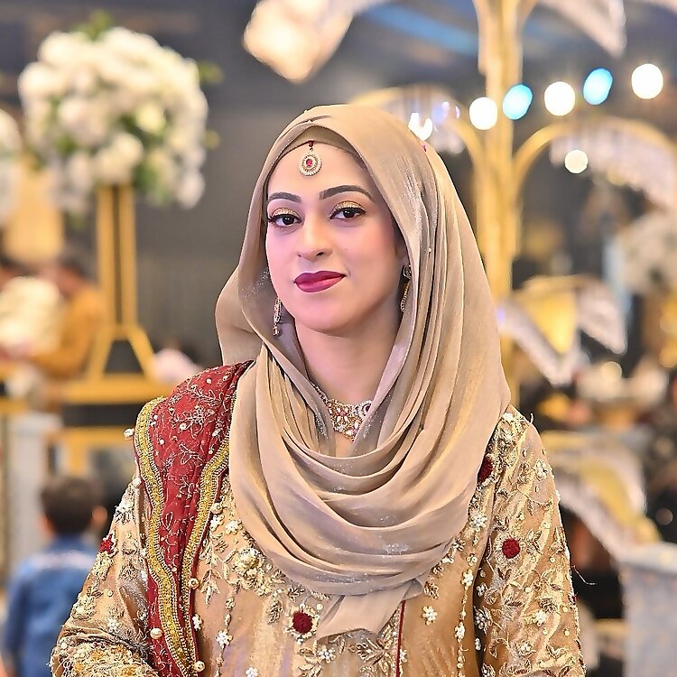 RAHMA UMAIR | Dentist & Foodie Influencer
