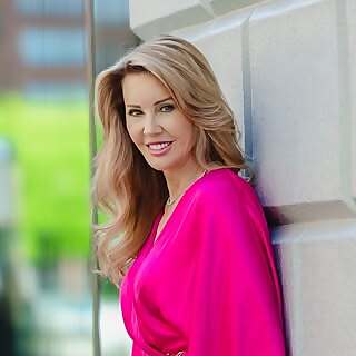 Lori Robertson 