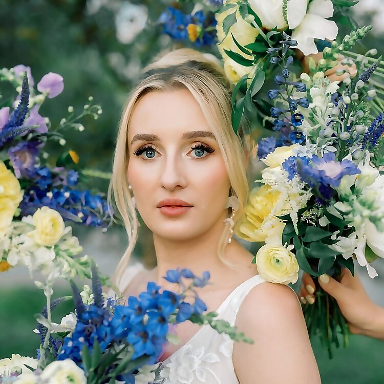 Holly Syvenky 