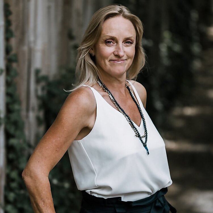 Angela Philp
