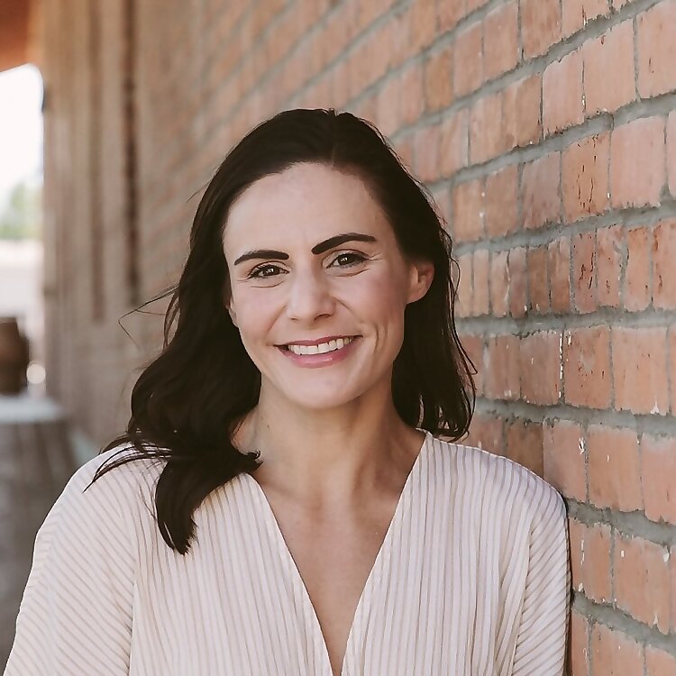 Raina Reddecliff