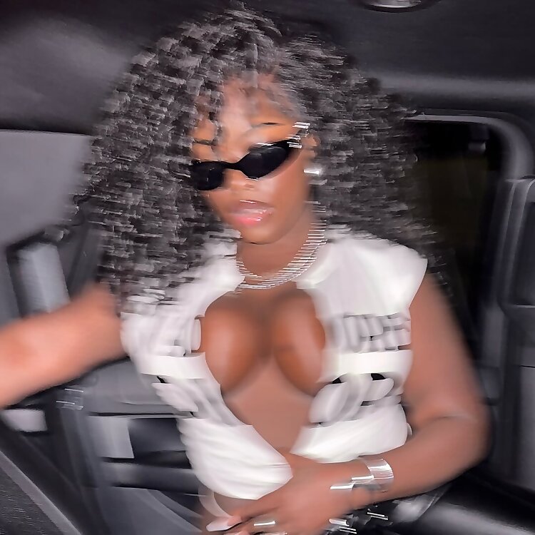 Nia Lewis