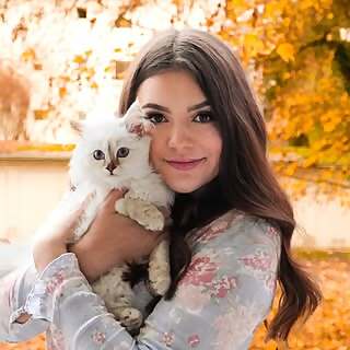 Melissa Wilhelm | Catlover & Petfluencer | TheCrazyCatGang