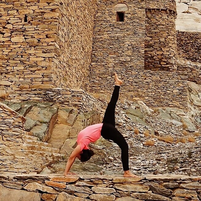 ‎Irum Khan