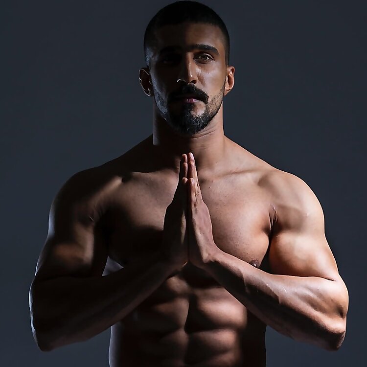 ‎Hassan Alhajjaj ‎