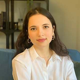 Zeynep Demirelli Sağ