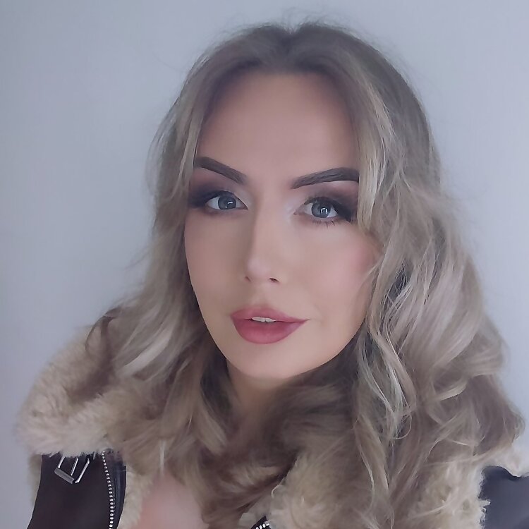 Scarlett Harmony Debbies