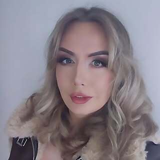 Scarlett Harmony Debbies