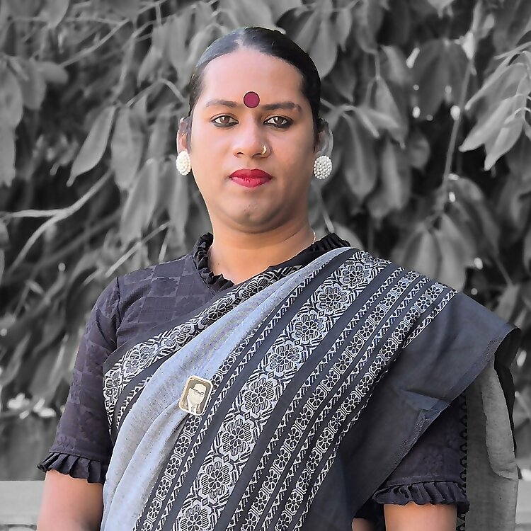 Zoya Lobo