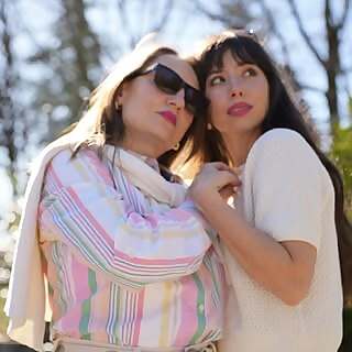 Clemmie & Eve