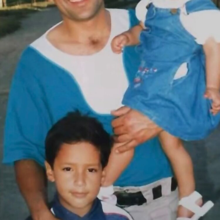 H Santiago Morales M