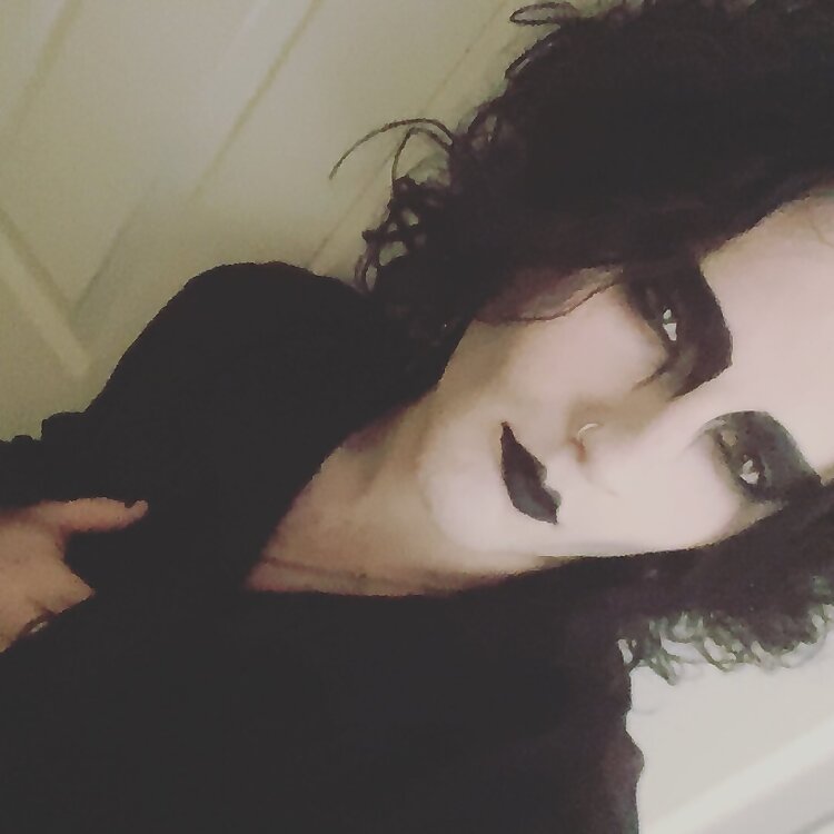 Lucian Graves