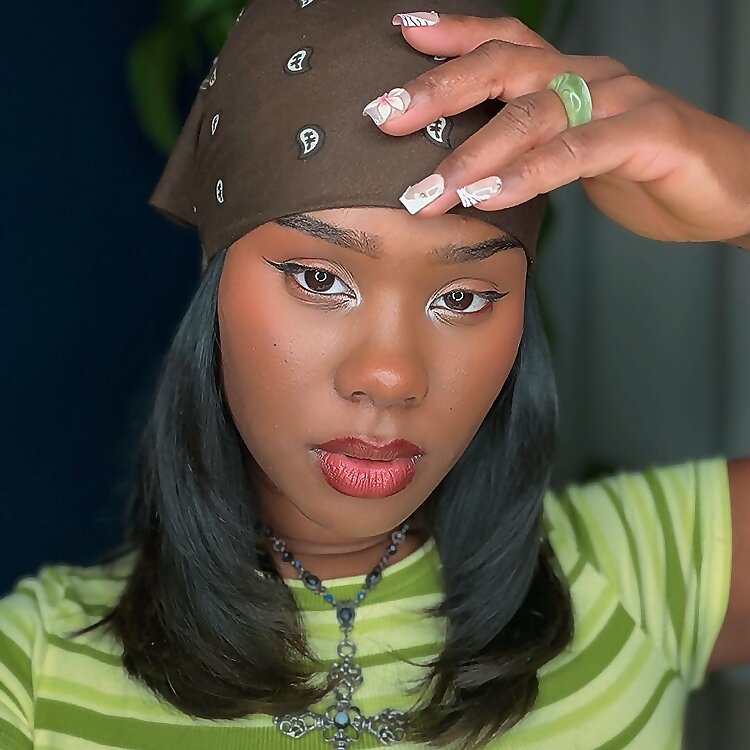 Essence Natay