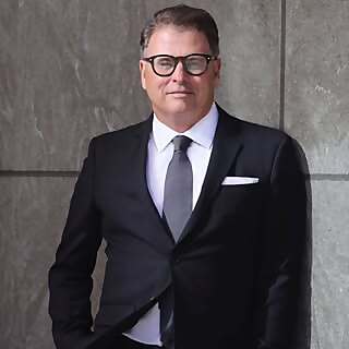 Michael L Carucci
