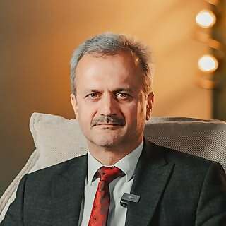 Dana Fazil