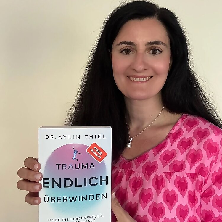 Dr. Aylin Thiel