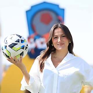 ‎Alicia Iannacone ‎