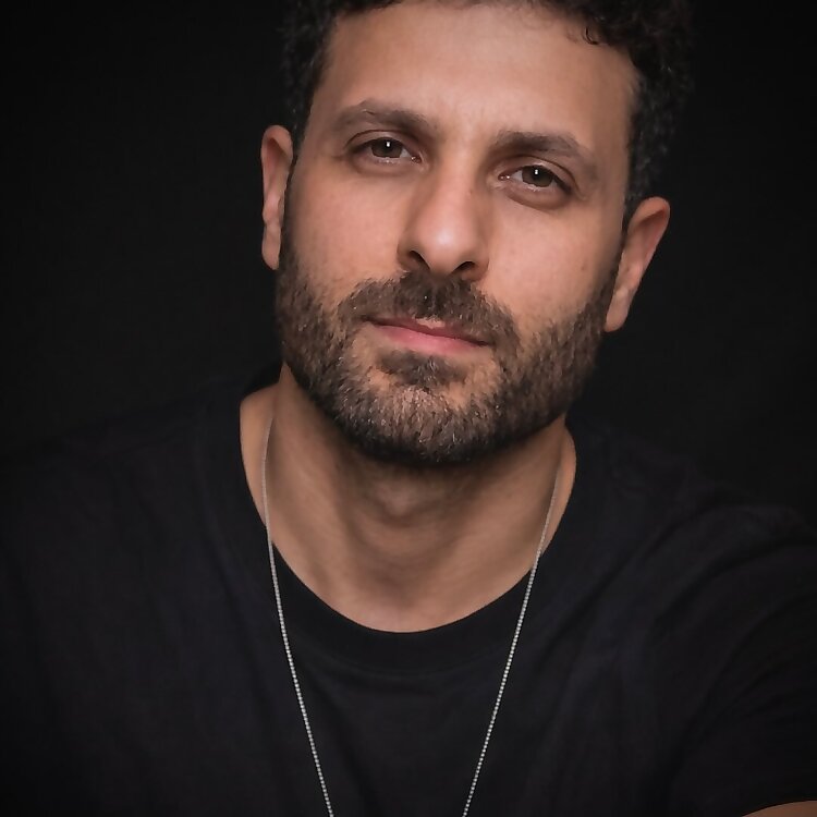 Mustafa Suleiman‎