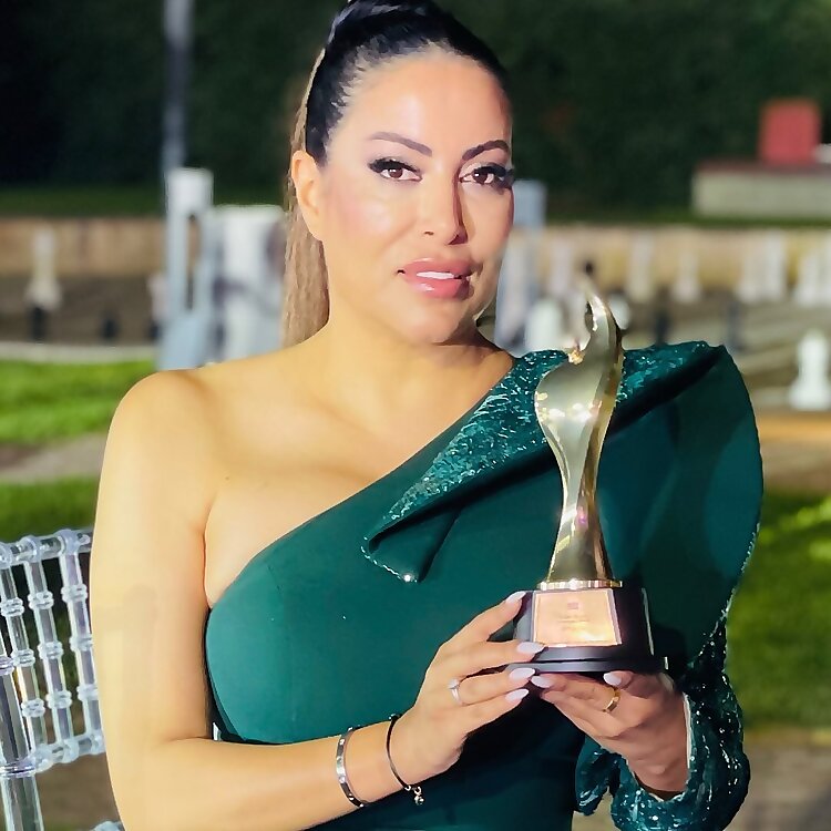 Monira akrmi