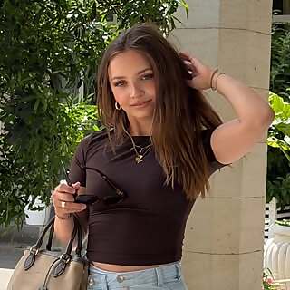 Alina Mour