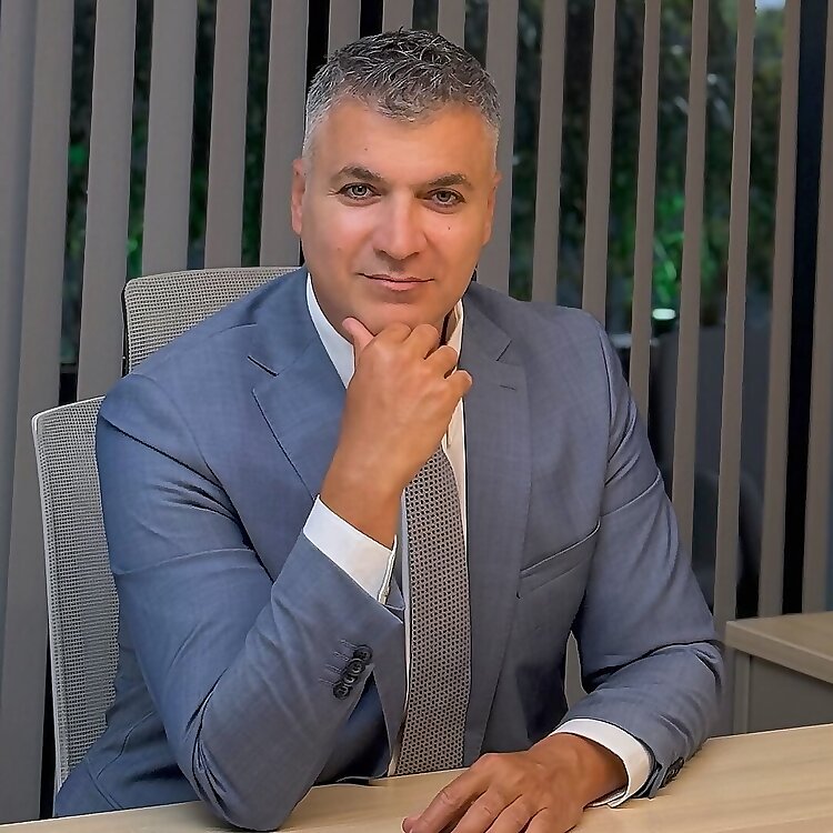 Dr Gökmen Sukgen