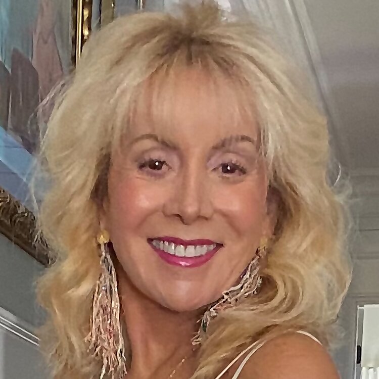 Lynn Hooper Turner
