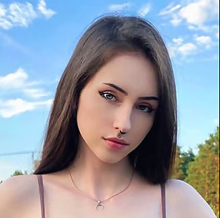 Top 20 Pakistani OnlyFans Influencers in 2025