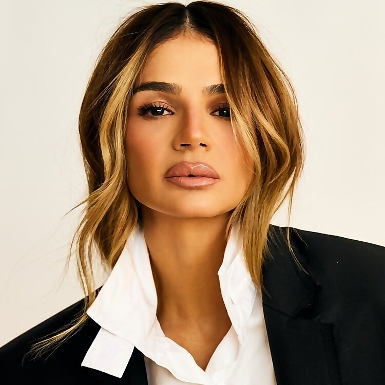 Thassia Naves