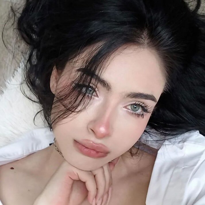 Chloe 