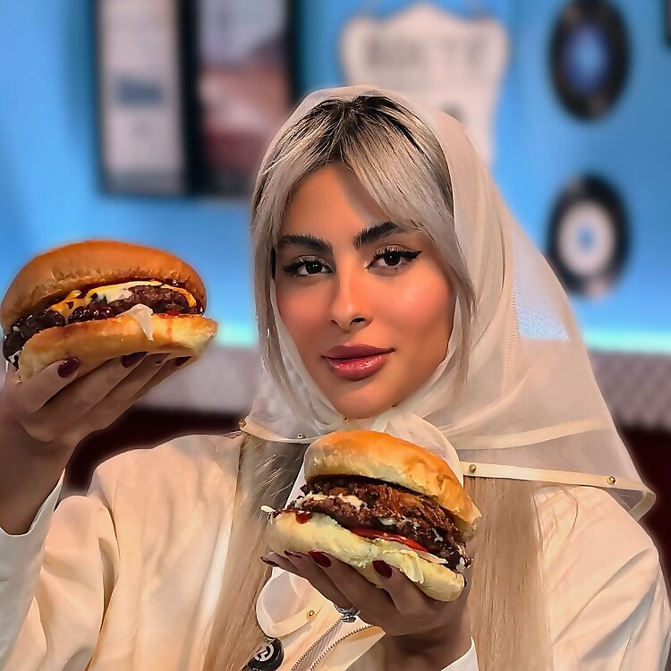 Mona Abolhasani 